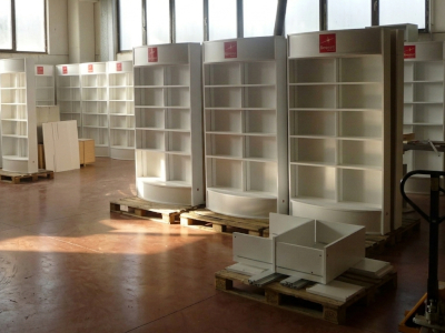produzione espositori da terra in legno